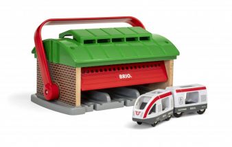 Brio-Mitnehmlokschuppen.jpg