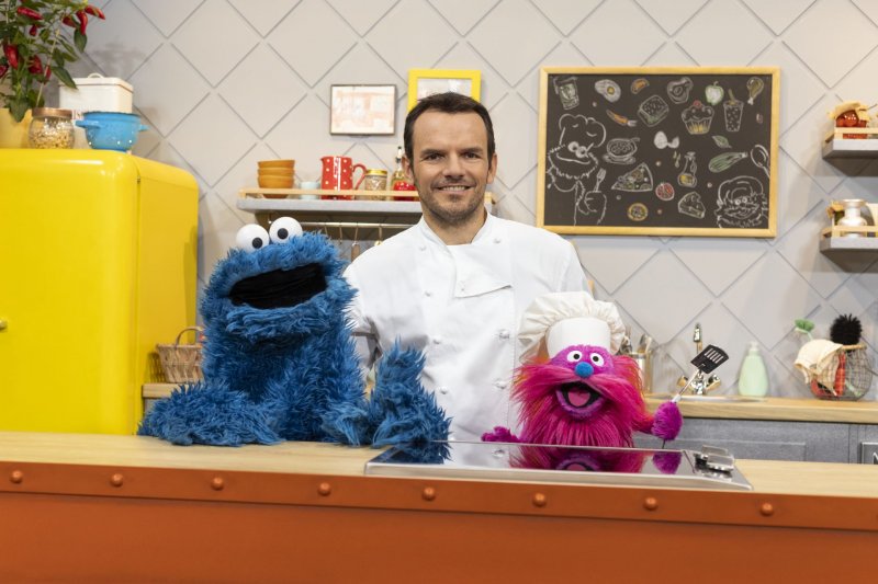 Steffen Henssler kocht mit dem Krümelmonster | das spielzeug Steffen Henssler kocht mit dem Krümelmonster | das spielzeug