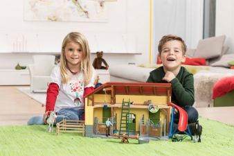 Schleich-Farm-World.jpeg