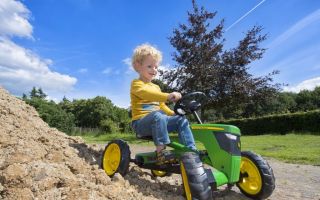 Berg-Buzzy-John-Deere.jpg