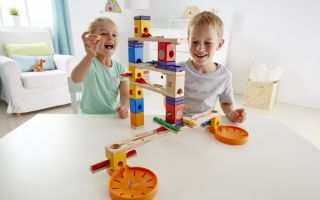 Hape-Quadrilla-Kugelbahn.jpg