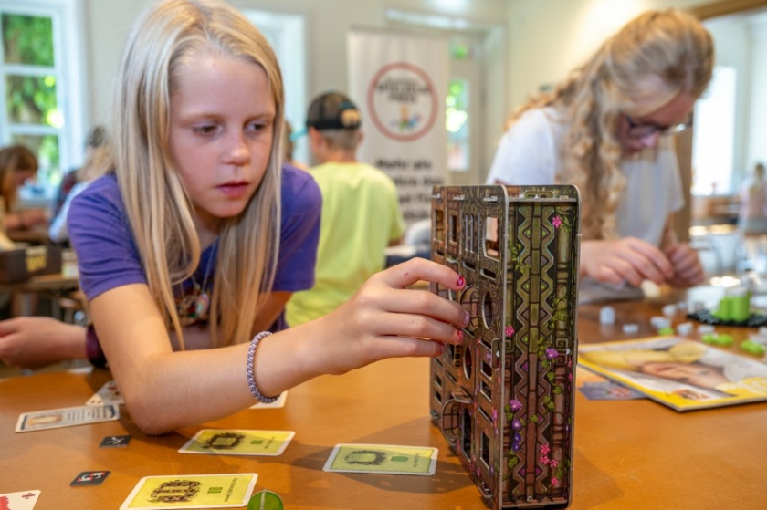 Temple-Twist-von-Kosmos-Spielszene-Copyright-Foto-LEVKE-MARTENS---EILUN-ART-FOTOGRAFIE.jpg