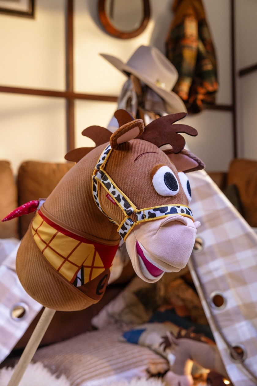Le-Mieux-Disney-Hobby-Horse-Bullseye-Copyright-LeMieux.jpg
