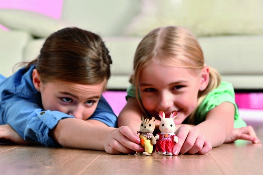 Sylvanian-Families-Spielbild-Figuren-Copyright-Epoch.jpg
