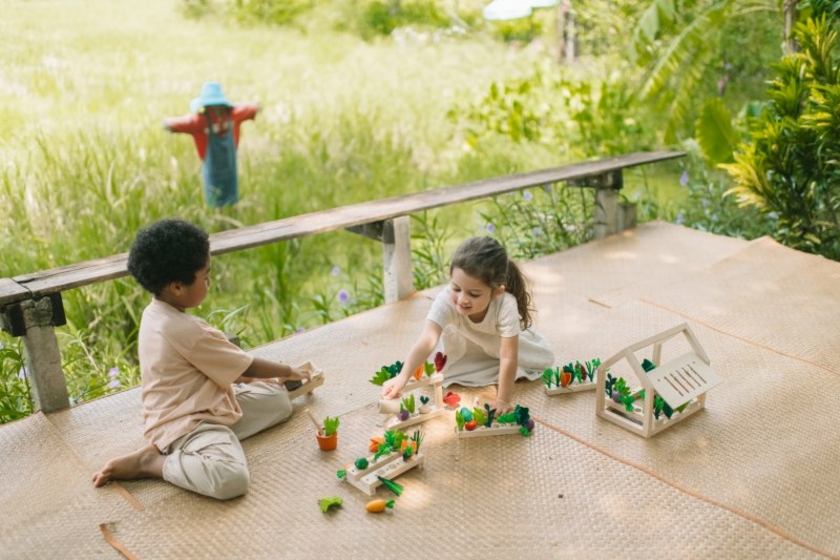 PlanToys-Build-a-Garden-Copyright-PlanToys.jpg