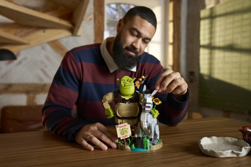 Lego-Shrek-Lifestyle-Copyright-Lego.jpeg