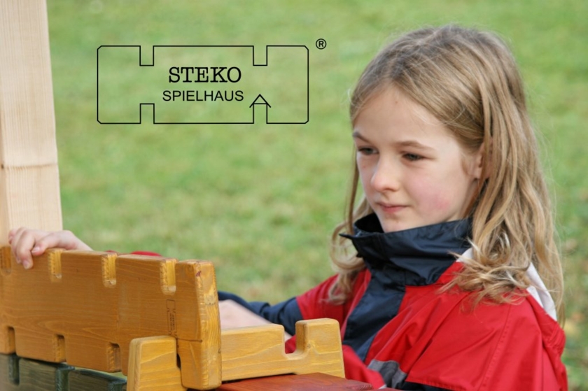 STEKO-Spielhaus-Copyright-STEKO-Spielgeraete.jpg