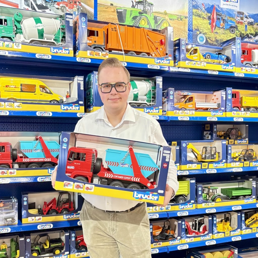 Herrmann-s-Toy-Store-Max-und-Bruder-Spielwaren-Copyright-Herrmann-s-Toy-Store.jpeg