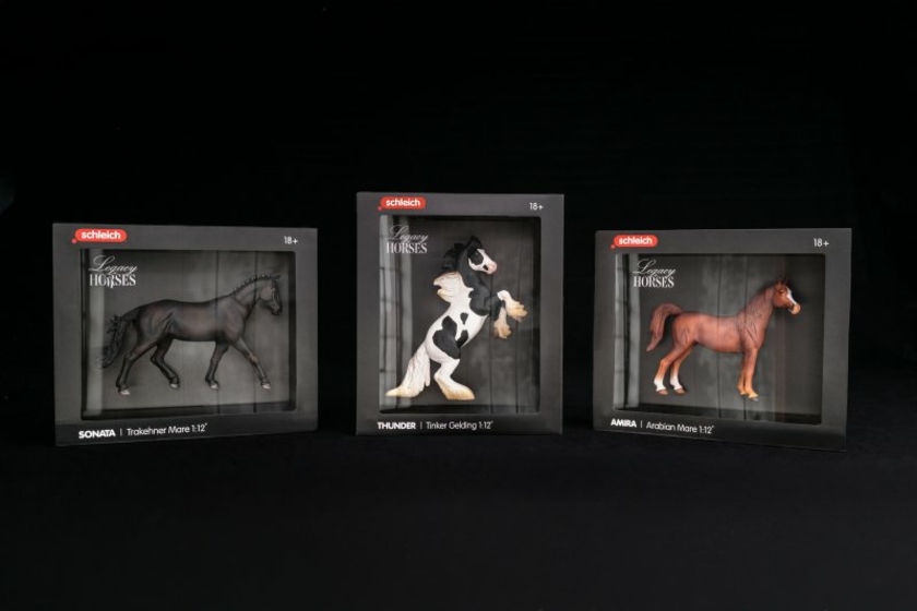 Schleich-Black-Label-Legacy-of-Horses-Gruppenbild-Copyright-Schleich.jpg