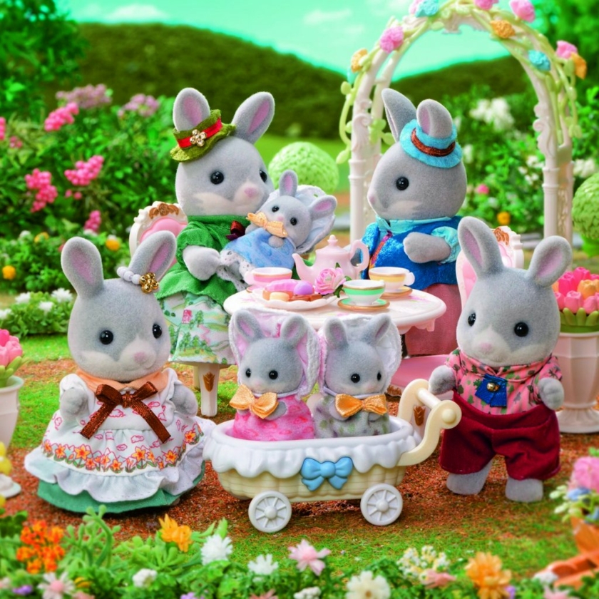 5863-Sylvanian-Families-Waldkaninchen-Familie-Szene-Copyright-Epoch.jpg