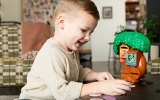 ThinkFun-Friends-Baumhaus-Copyright-ThinkFun.jpg