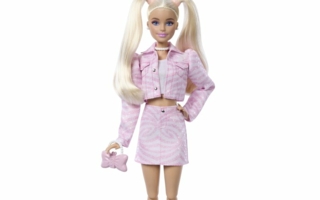 Mattel-Barbie-JJN69-Copyright-Mattel.jpg