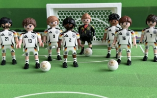 Playmobil-Fussball.jpeg