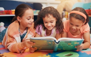 lesende-Kinder-Copyright--peopleimages-com-AdobeStock.jpeg
