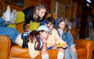 Kinder-Beschaeftigung-mit.jpg