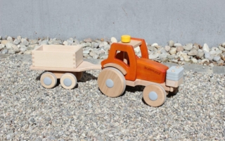 Danamiko-Traktor-mit-Zubehoer.jpg