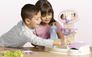 Smoby-Disney-Princess-Flower-Market-Copyright-Smoby-Toys.jpeg