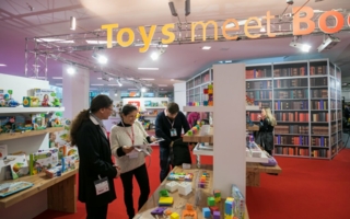 Toys-meet-Book-Sonderflaeche.jpg