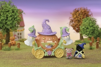 5869-Sylvanian-Families-Kuerbiskutschen-Spielset-Szene-2--2--Copyright-Epoch.png
