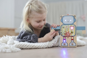Micki-Activity-Toy-Copyright-Micki.jpg