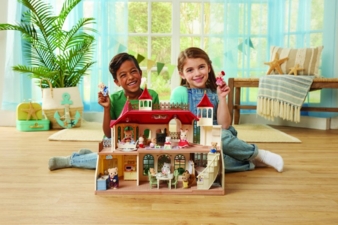 Epoch-Sylvanian-Families-Villa-am-Fluss-Spielbild-1-Copyright-Epoch.jpg