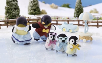 Epoch-Pinguin-Familie-auf-dem.jpg