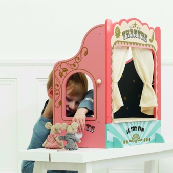 Le-Toy-Van-Puppentheater.jpg