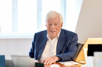 Portraet-von-Otto-Julius-Maier-aus-dem-Jahr-2025--Copyright-Ravensburger--Anja-Koehler.jpg