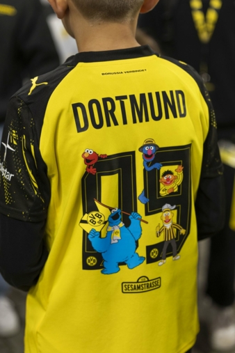 Sesame-Workshop-Kooperation-BVB-Trikot-Copyright-BVB.jpg