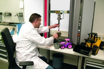 LENA-hracky-Produktsicherheit-Copyright-Simm.jpg