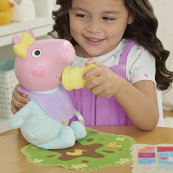 Hasbro-Peppa-Pig-Grunz---Kuschel-Evie-0-Copyright-Hasbro.jpg