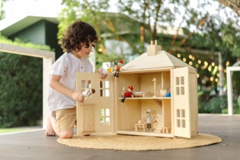 PlanToys-Puppenhaus-Lifestyle-Copyright-PlanToys-.jpg