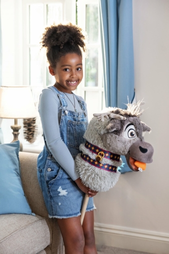 Le-Mieux-Disney-Hobby-Horse-Sven-Copyright-LeMieux.jpg