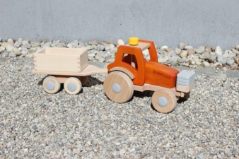 Danamiko-Traktor-mit-Zubehoer.jpg
