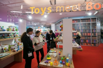 Toys-meet-Book-Sonderflaeche.jpg