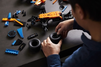 LEGO® Technic McLaren Formel 1™-Rennwagen_Details